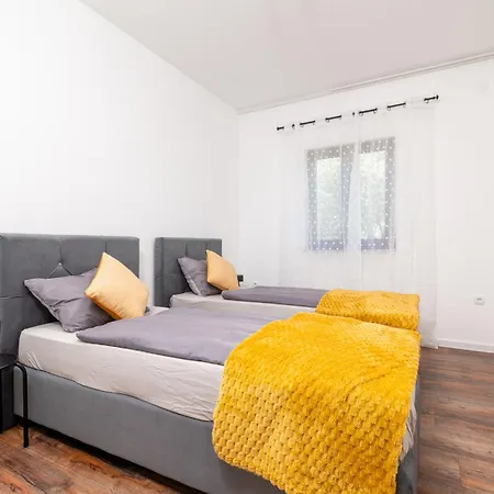 With Parking Spaces Ski, Marcana - 24578 Apartman